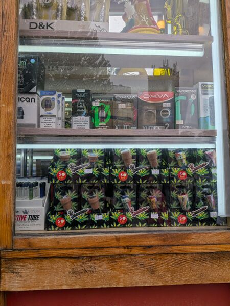 File:Tobacconist - 55250504801.jpg