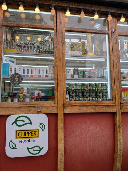 File:Tobacconist - 55250504866.jpg