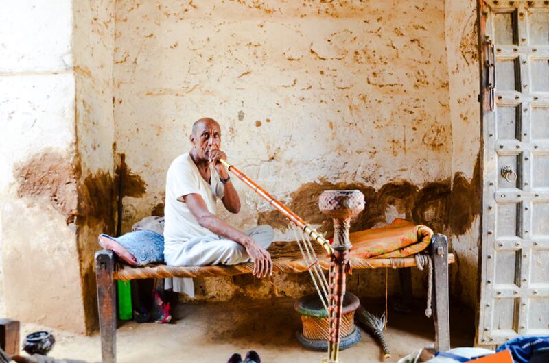 File:Hookah, India.jpg